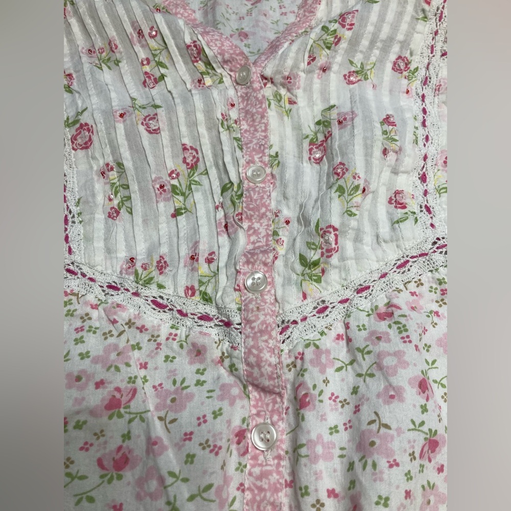 💛TODAY***$12***Dress Barn vintage button-up front top.